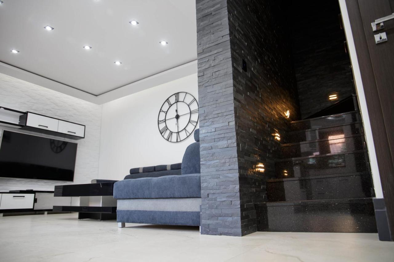 Dom Nad Jeziorem Ublik Z Sauna I Jacuzzi Exterior foto